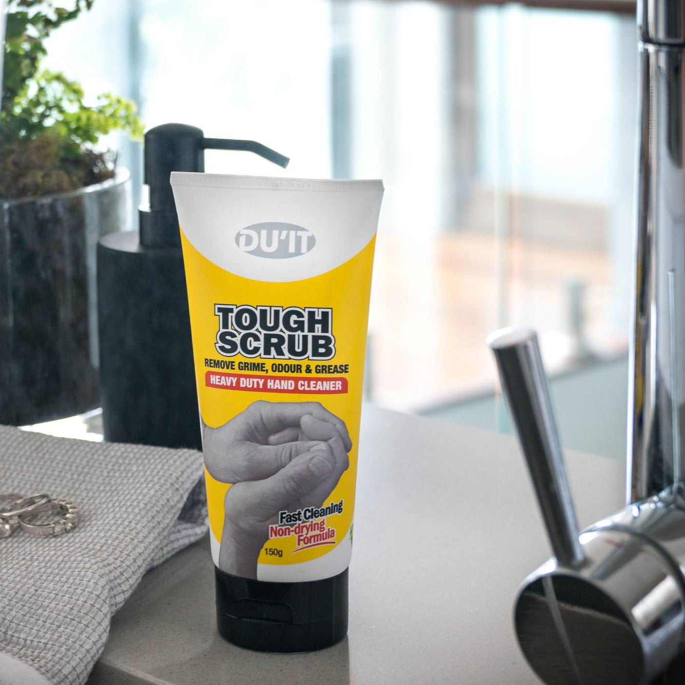 DU’IT 3 in 1 Tough Hand Scrub 150g